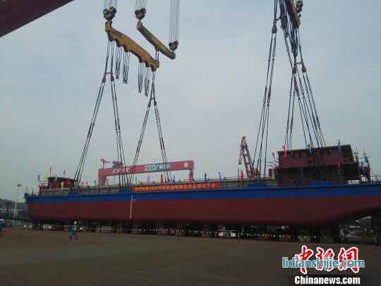 千噸級(jí)純電動(dòng)船在廣船國(guó)際下水