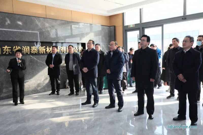 12月22日下午，住棗全國、省和市人大代表來嶧城區(qū)開展會前集中視察活動