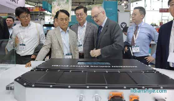 億緯鋰能攜全場(chǎng)景鋰電池方案亮相歐洲電池展