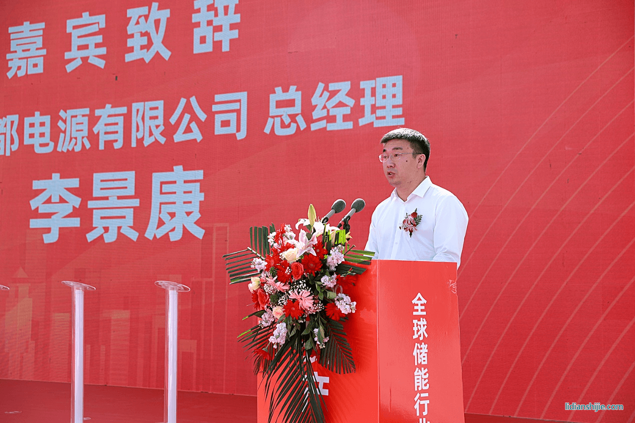 酒泉市委常委、市政府黨組成員、市委秘書長石峰
